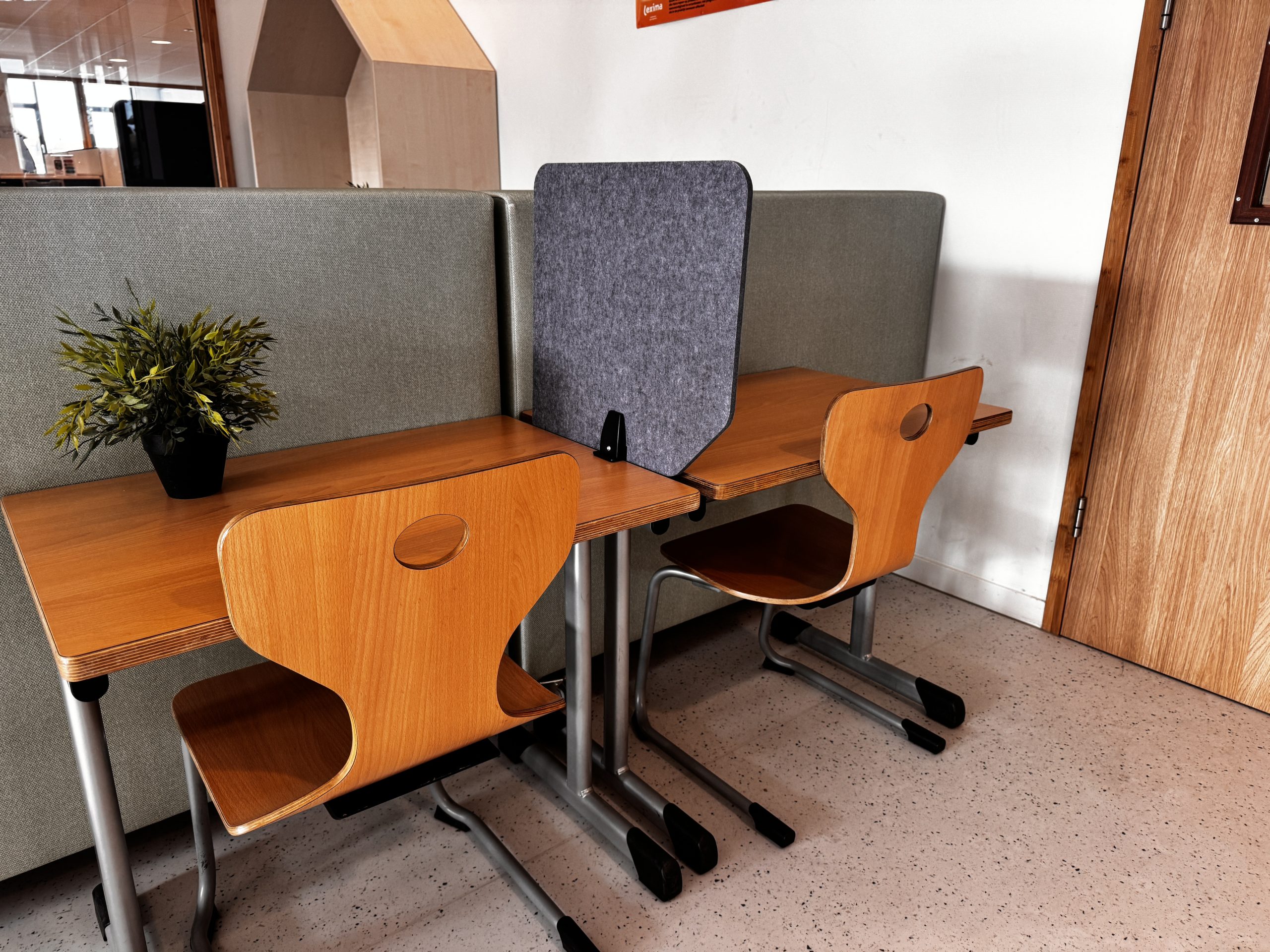 PeekBuddy 1 PeekBuddy